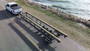 Tritoon_OutRigger_NoBoat_TrailerPic
